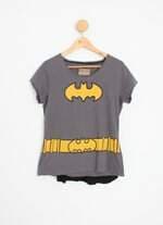 camiseta kids cinza com silk e capa