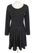 vestido feminino preto com faixa na cintura