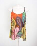 regata enfase feminina estampada com aplique