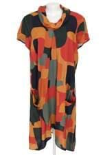 vestido papel craft feminino estampado com pregas e sobreposição