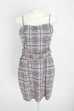 vestido C&A feminino xadrez com faixa na cintura e fenda