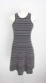 vestido C&A feminino estampado com recortes