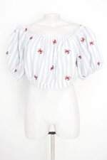 blusa cropped C&A feminina listrada com bordado
