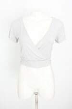 blusa feminina cinza com renda
