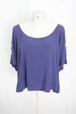 blusa feminina azul com recortes