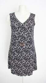vestido feminino preto estampado