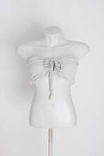 top cropped makock feminino cinza com recortes