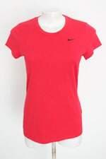 blusa esportiva Nike feminina vermelha com bordado
