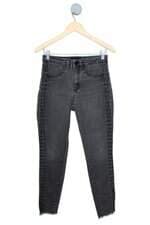 calça jeans Dudalina feminina cinza com aplique