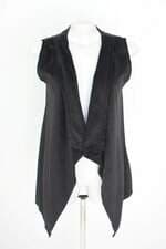 colete aishty feminino preto com assimetria e pregas