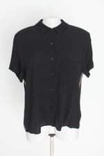 camisa shoulder feminina preta com faixa lateral