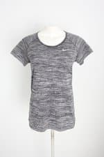 blusa esportiva nike feminina preta com silk