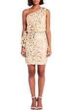 vestido feminino dourado com forro