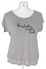 blusa feminina livre e leve cinza