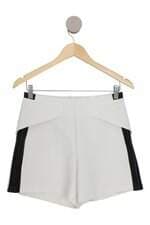 Shorts Acostamento branco com recortes