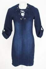 vestido jeans feminino azul com ilhós