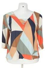 blusa Renner feminina abstrata com fenda