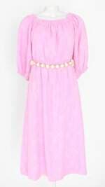 vestido nanaminze feminino rosa com bordado e cinto