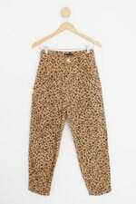 calça de sarja a collection feminina estampada com pregas
