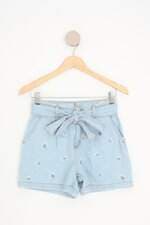 shorts jeans C&A feminino azul com bordado e faixa na cintura