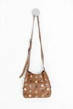 bolsa arezzo feminina marrom com aplique