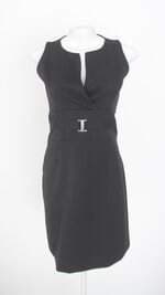 vestido feminino preto com aplique