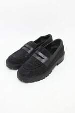 mocassim Schutz feminino preto com aplique