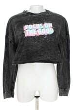 blusa cropped You Com feminina preta com silk