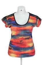 blusa esportiva Adidas feminina estampada 