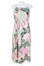 vestido feminino estampado com recortes