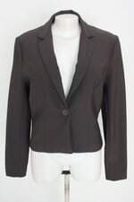 Blazer feminino de alfaitaria curto grafite AMARTTE