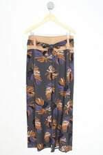 calça de tecido feminina estampada com faixa na cintura