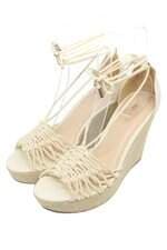 sandália anabela Arezzo feminina bege