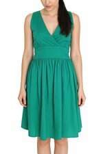 vestido feminino verde com ajuste por elástico e forro