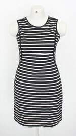 vestido feminino preto listrado