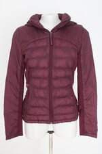 jaqueta puffer Calvin Klein feminina vinho com recortes