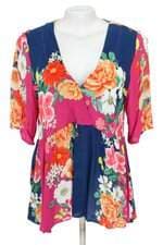 blusa Farm feminina floral com barra mullet