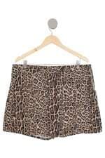 shorts saia C&A feminino em animal print com fenda