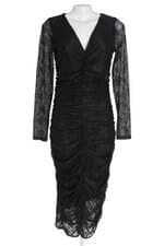 vestido em renda Renner feminino preto com drapeado e meio forro