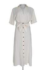 vestido chemise Zara feminino off white com faixa na cintura e fenda