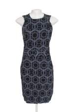 vestido feminino estampado com forro e recortes