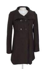 Sobretudo feminino marrom com recortes