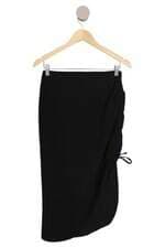 Saia Renner feminina preta com franzido lateral