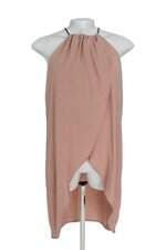 Blusa Shoulder alongada bege com barra mullet