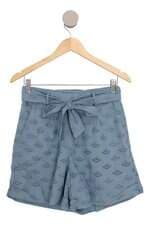 Shorts Laise Renner azul com faixa na cintura