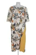 Vestido feminino bege estampado com recorte