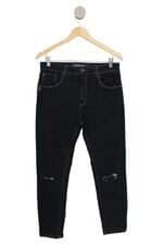 Calça jeans John John azul com corte no joelho