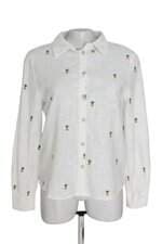 Camisa C&A branca com bordado