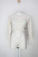 Blusa feminina off-white em renda 