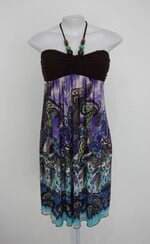 Vestido feminino estampado com aplique e Bojo